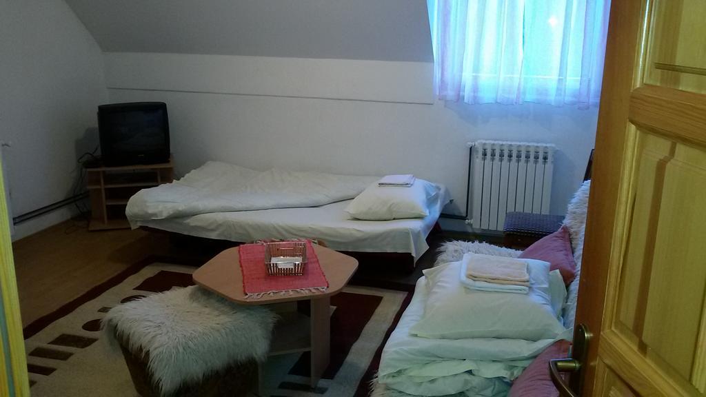 Apartments Ogorjelica 자호리나 객실 사진